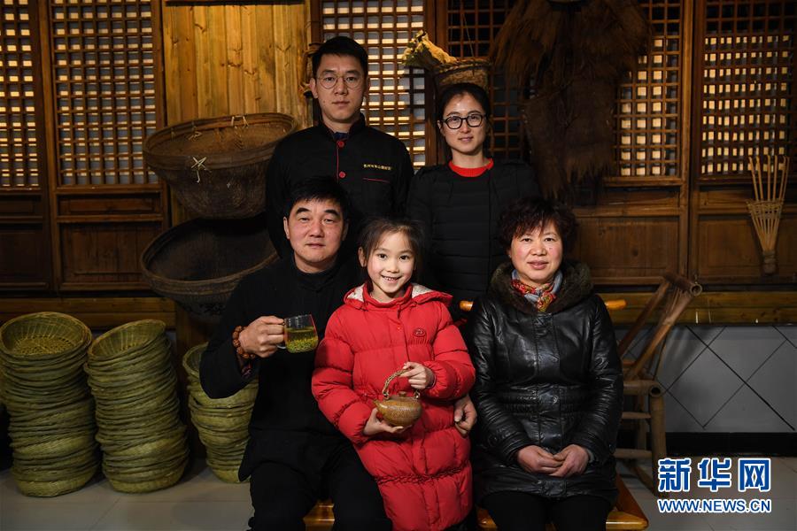 （图片故事）（7）手工制茶人 三代传茶香