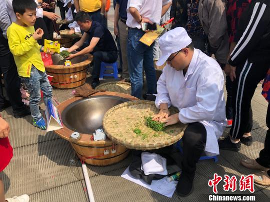 现场炒茶茶艺表演 现场炒茶茶艺表演