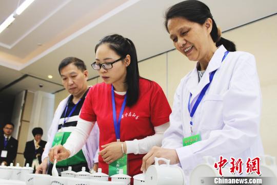 图为专家评审现场。 叶茂 摄